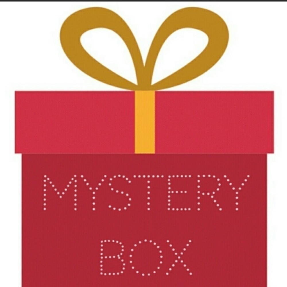 UNDER ARMOUR MYSTERY BOX